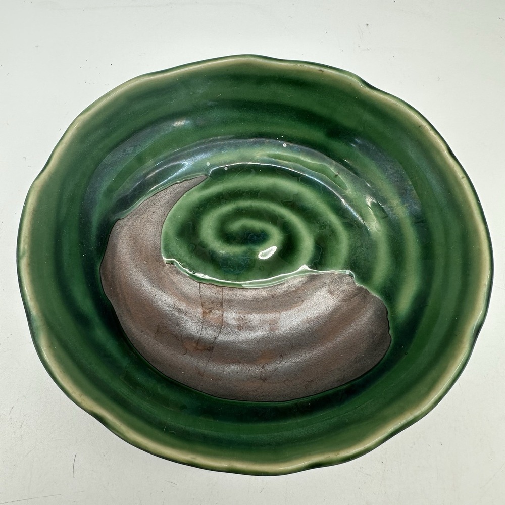 Vintage Kotobuki Studio pottery Small Bowl Made In Japan - So. San Fransisco  5"